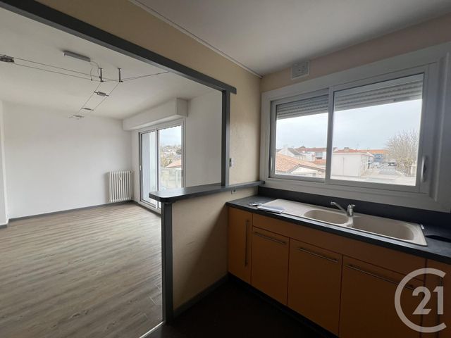 Appartement F3 à louer - 3 pièces - 58.15 m2 - ST JEAN DE MONTS - 85 - PAYS-DE-LOIRE - Century 21 La Côte Montoise