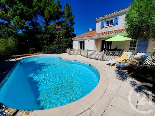 maison à vendre - 6 pièces - 196.7 m2 - ST JEAN DE MONTS - 85 - PAYS-DE-LOIRE - Century 21 La Côte Montoise